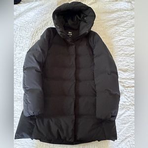 Uniqlo puffer coat black size small
